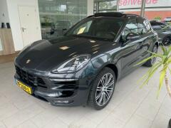 Porsche-Macan-0