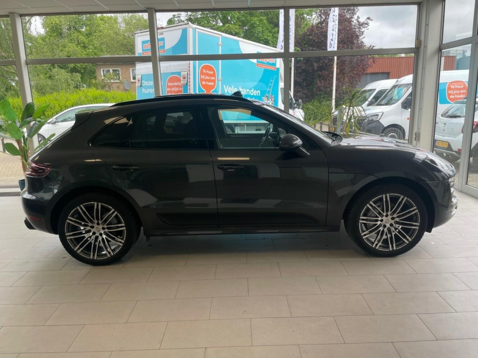 Porsche-Macan-6