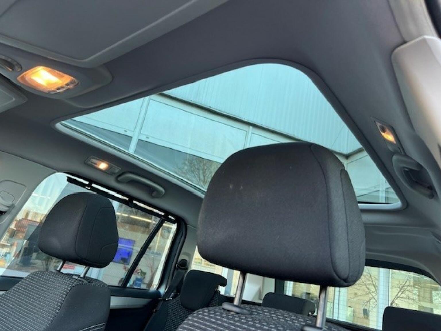 Citroen-C4 Picasso-18