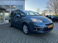 Citroen-C4 Picasso-6