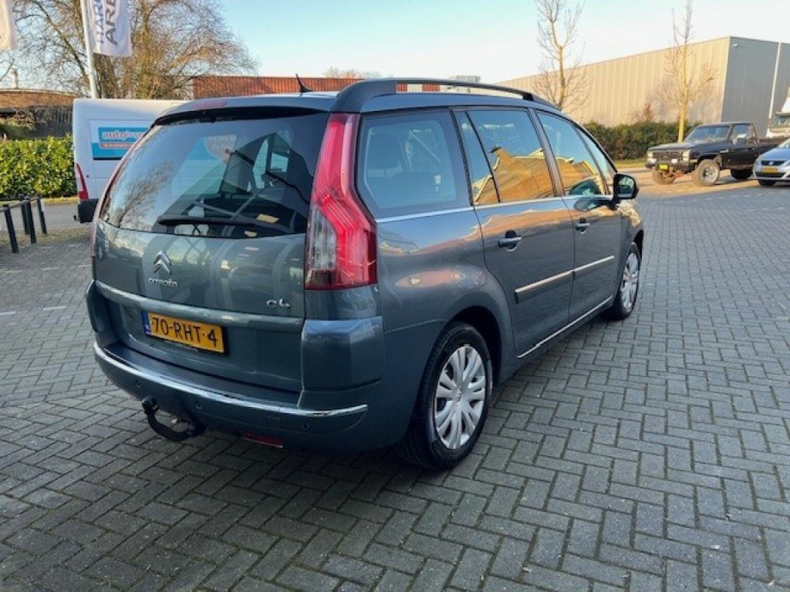 Citroen-C4 Picasso-4
