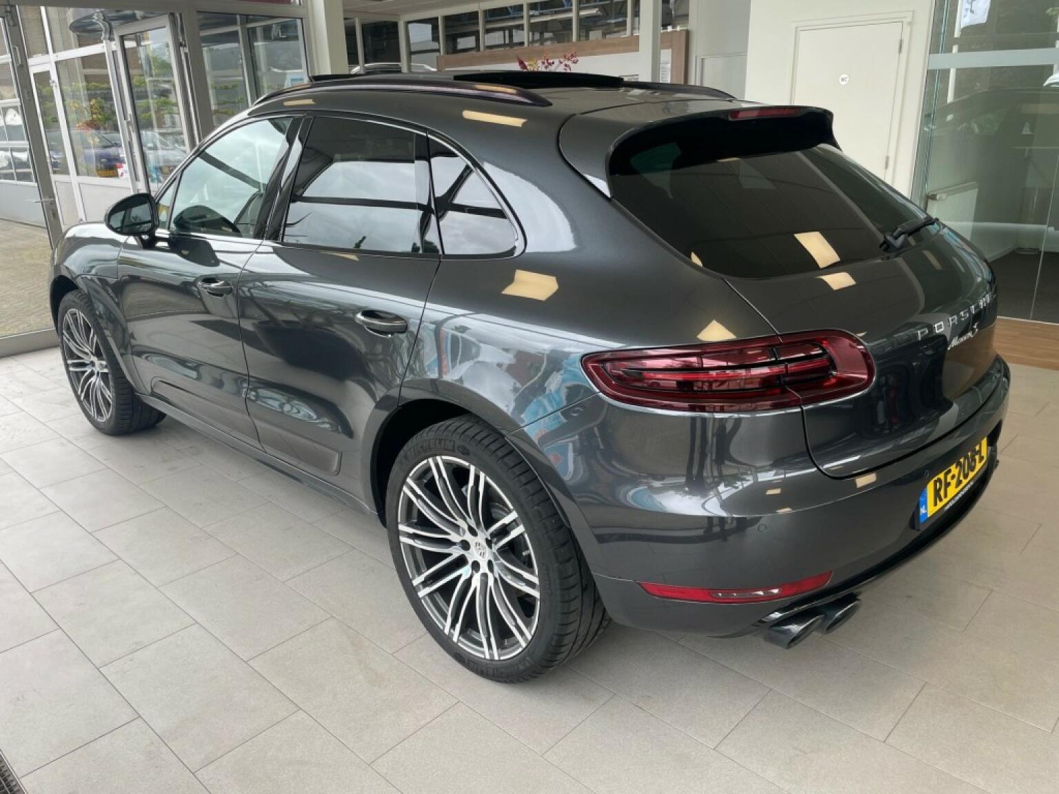 Porsche-Macan-3