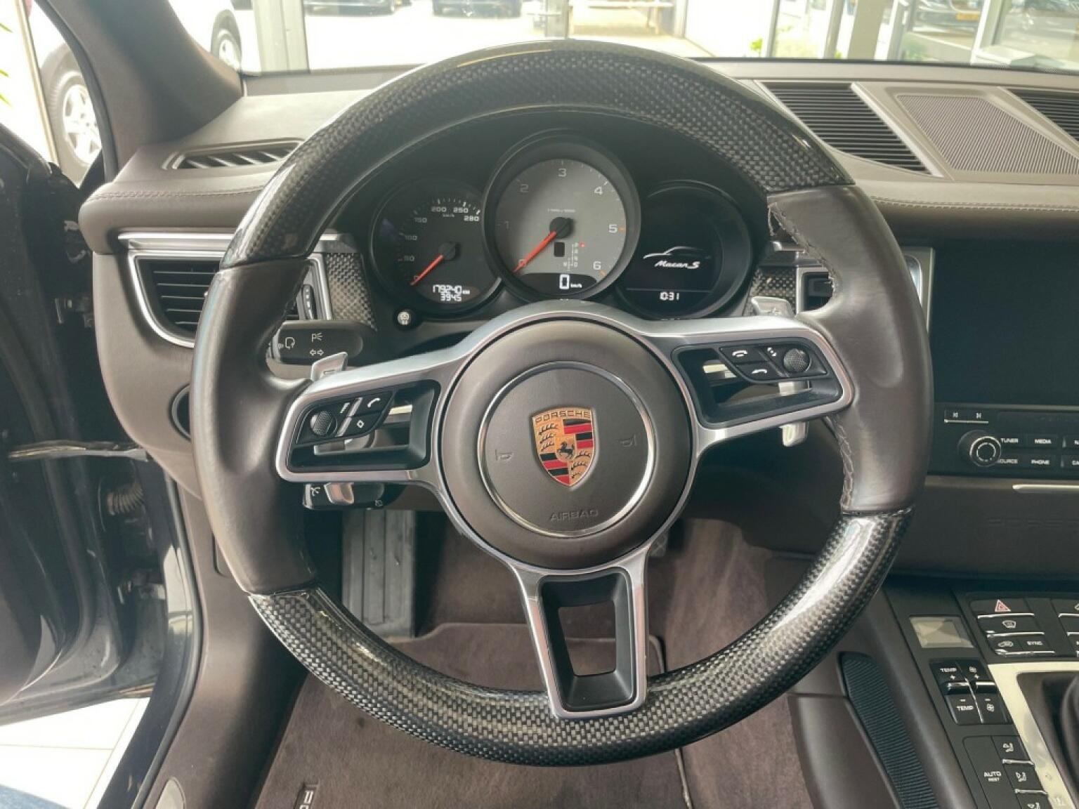Porsche-Macan-10